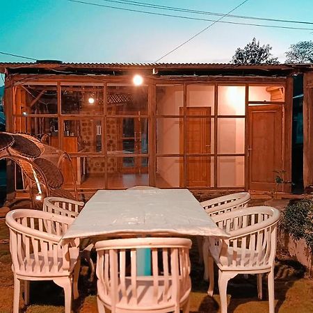 Lontart Guesthouse Nggorang Dış mekan fotoğraf